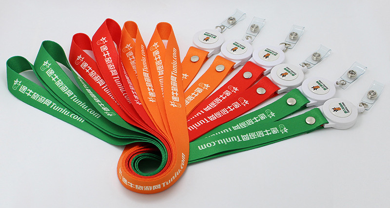 Retractable badge lanyards